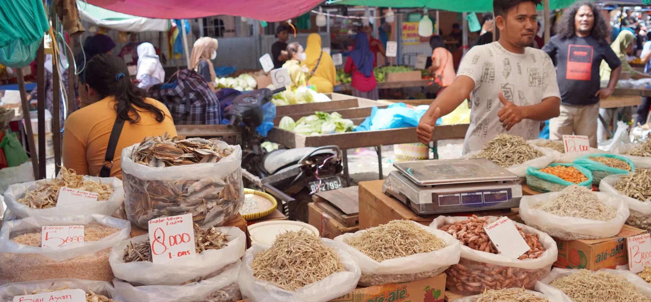 How to Pay in Indonesia Without a Card